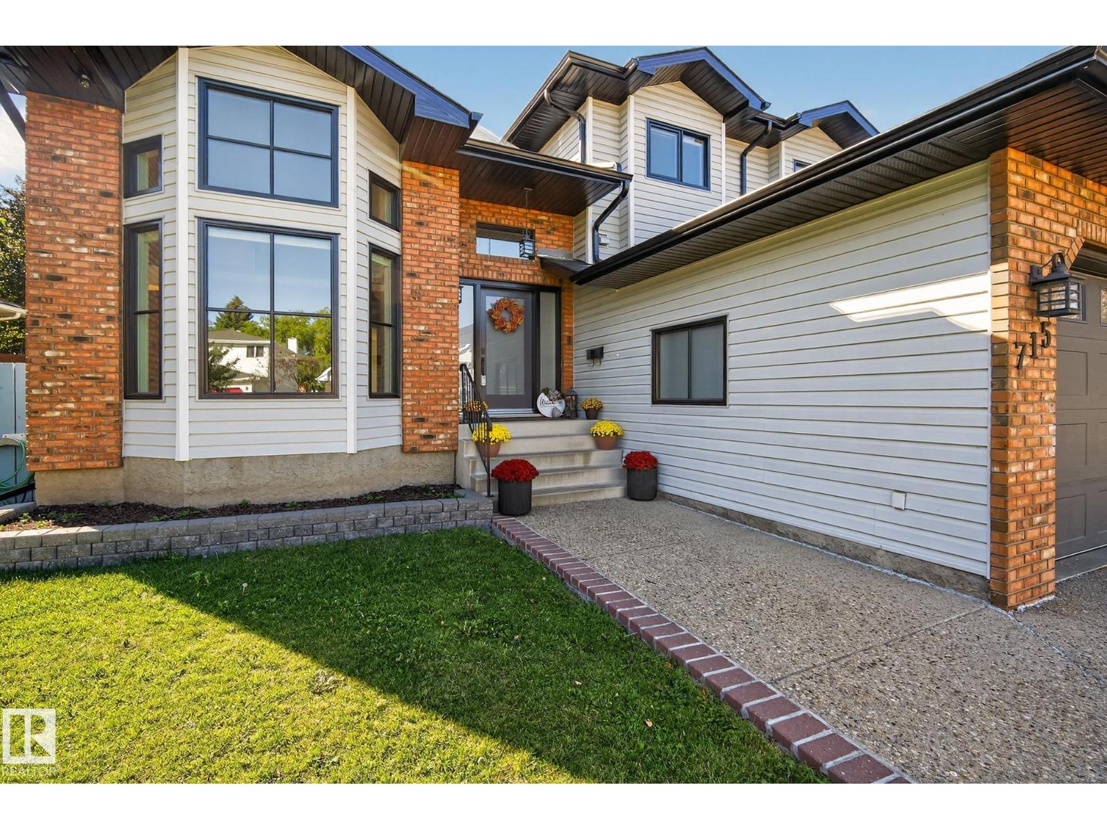 715 Burley Dr Nw, Edmonton, Alberta  T6R 1W7 - Photo 2 - E4458300