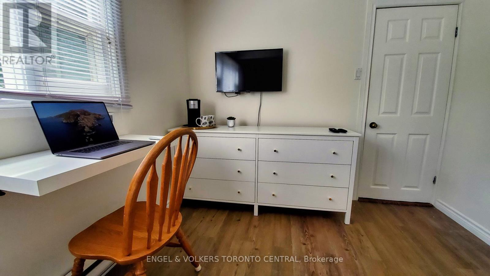 55 47th Street North, Wasaga Beach, Ontario  L9Y 1Y5 - Photo 10 - S12368600
