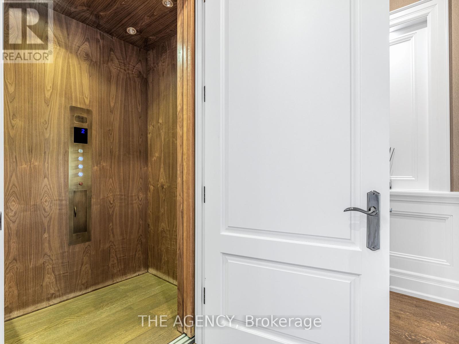 1 Suncrest Drive, Toronto, Ontario  M3C 2L1 - Photo 25 - C12411752