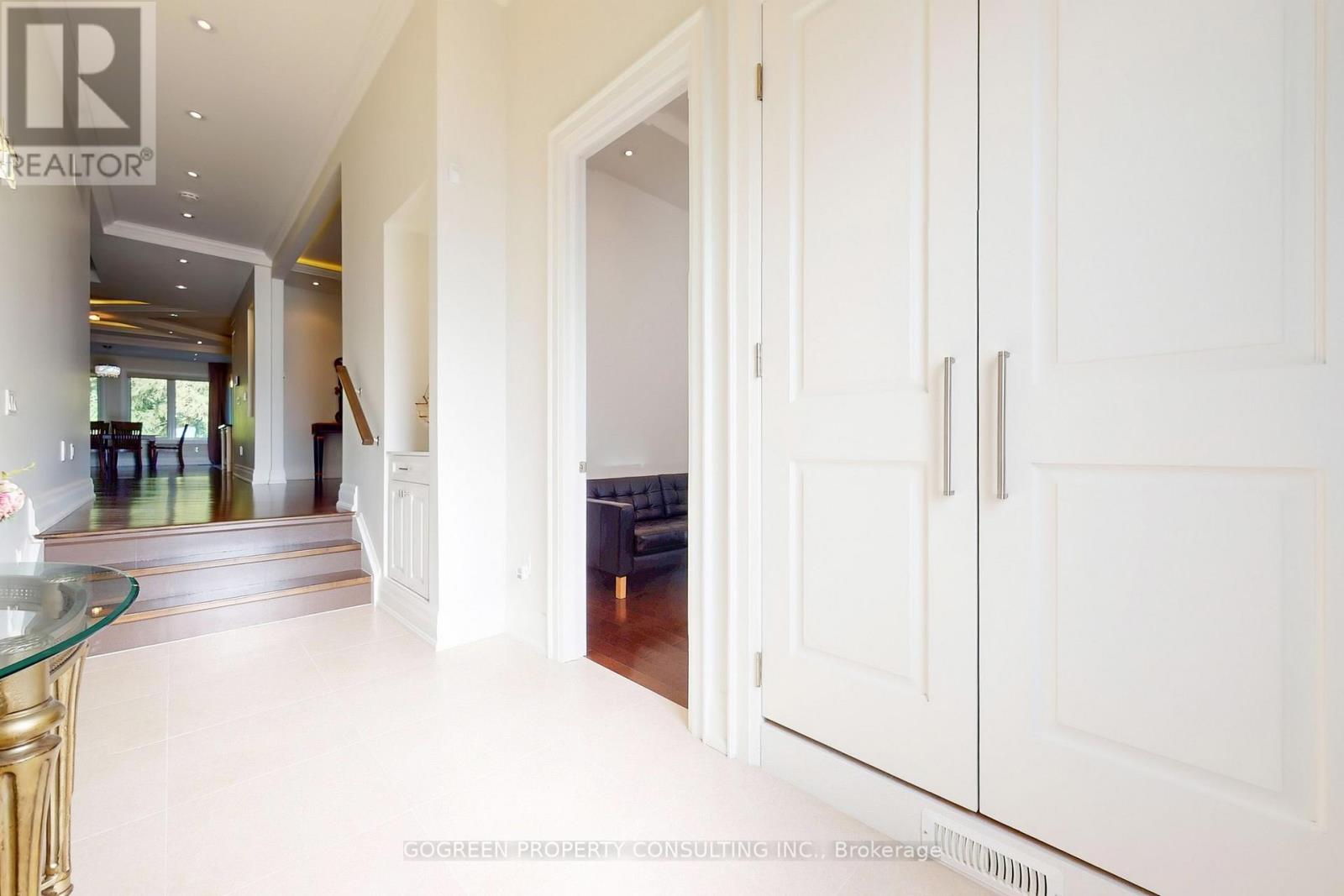 Property at 11 ELMVIEW AVENUE image 3
