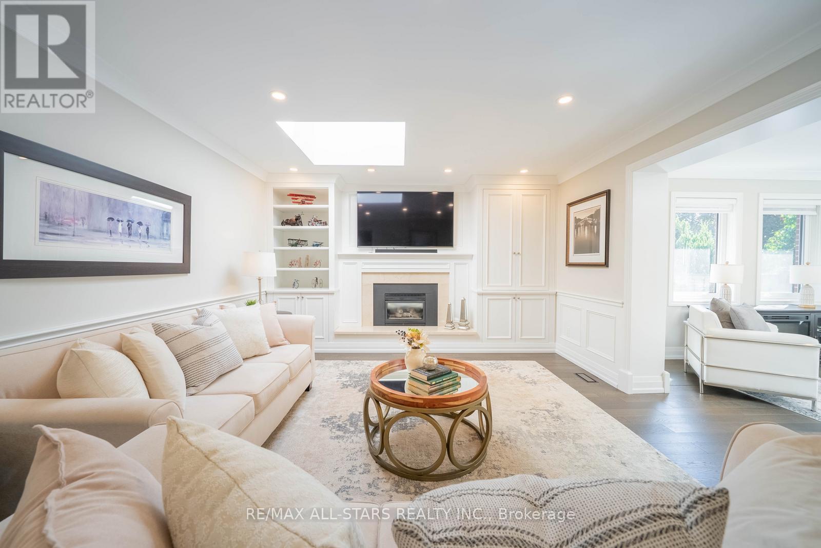 28 Cobblestone Drive, Toronto (Don Valley Village), Ontario  M2J 2X7 - Photo 15 - C12411797