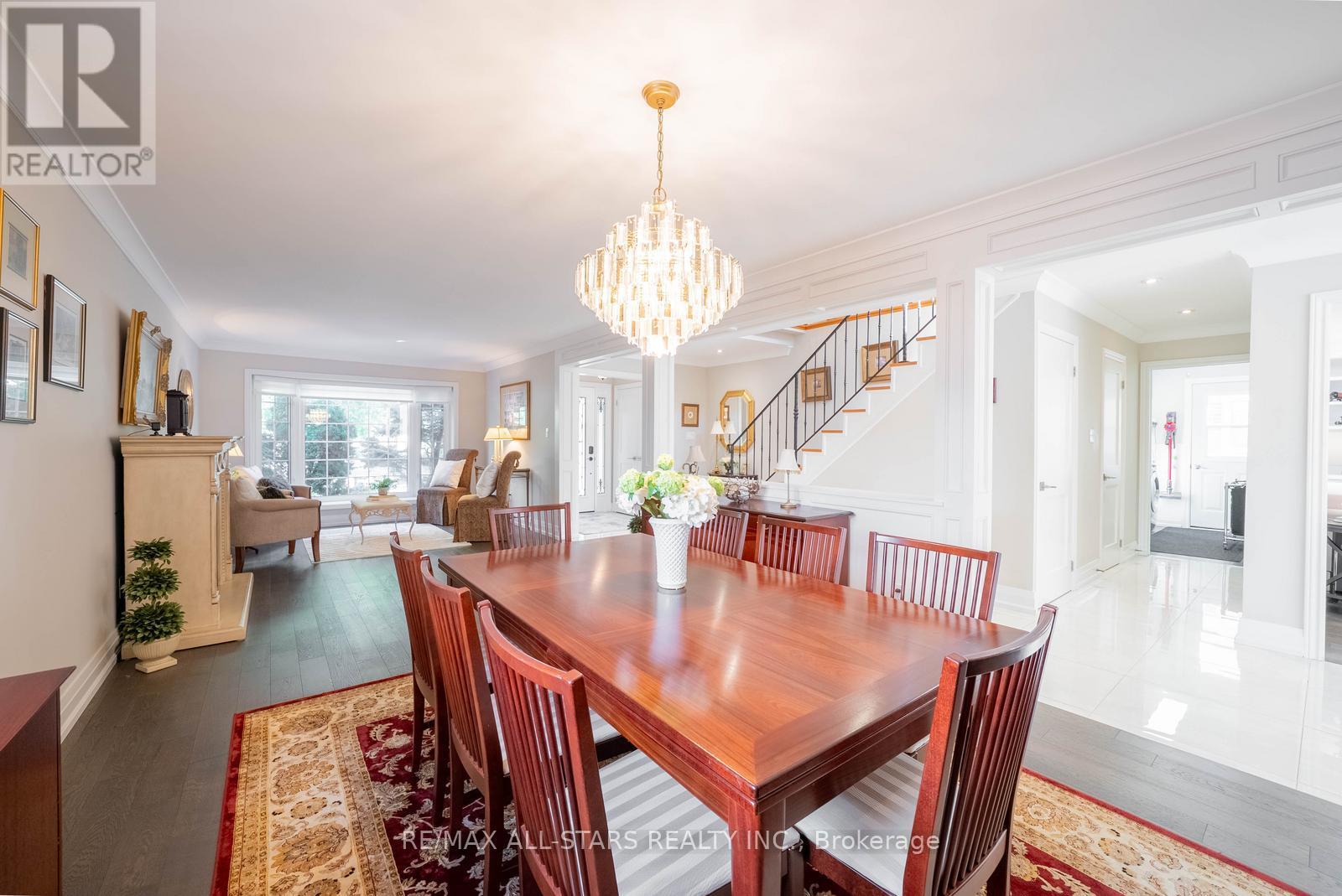 28 Cobblestone Drive, Toronto (Don Valley Village), Ontario  M2J 2X7 - Photo 18 - C12411797