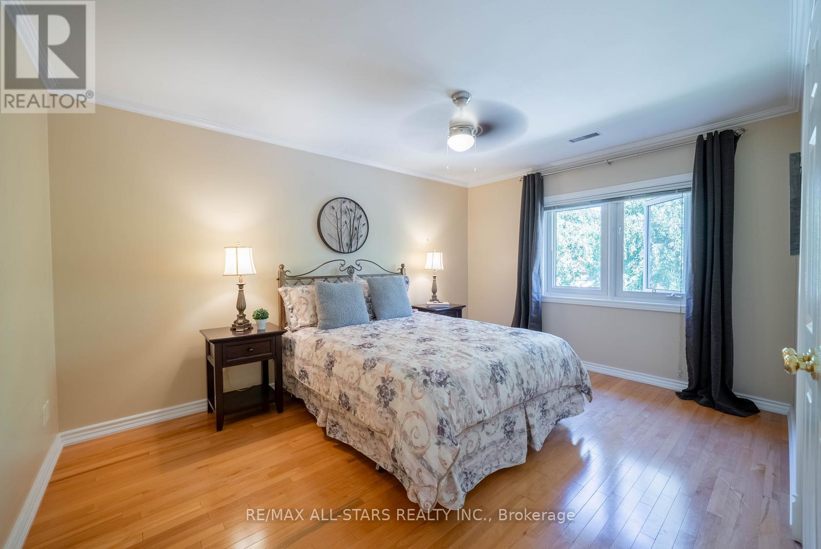 28 Cobblestone Drive, Toronto (Don Valley Village), Ontario  M2J 2X7 - Photo 27 - C12411797