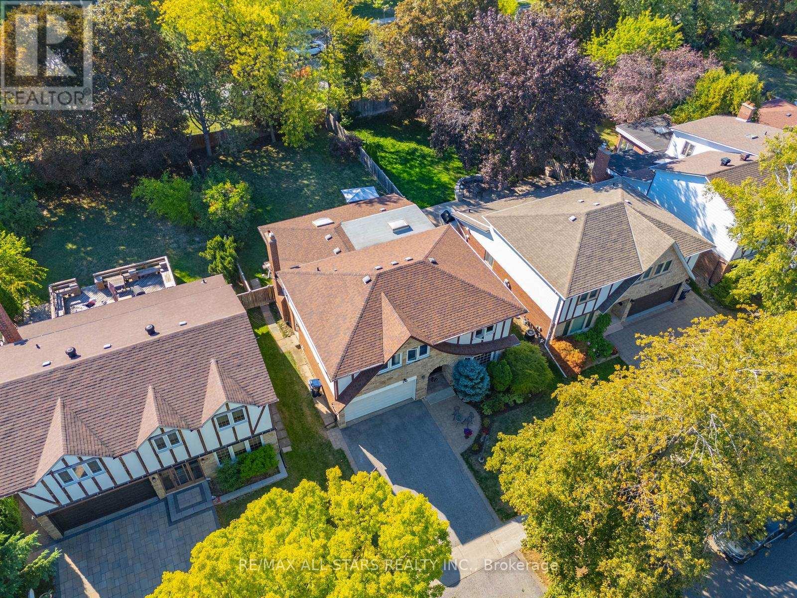 28 Cobblestone Drive, Toronto (Don Valley Village), Ontario  M2J 2X7 - Photo 38 - C12411797