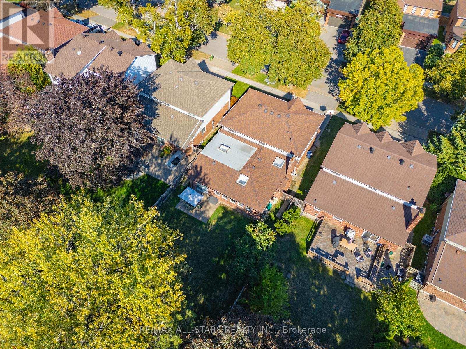 28 Cobblestone Drive, Toronto (Don Valley Village), Ontario  M2J 2X7 - Photo 43 - C12411797