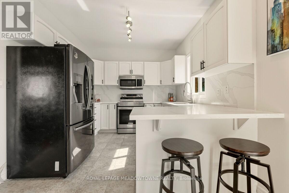 304 TEETZEL DRIVE, Milton, Ontario
