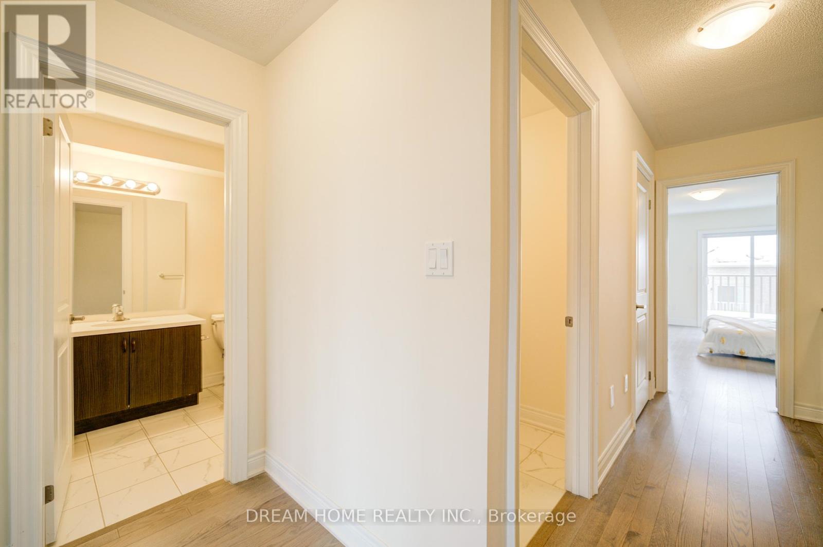 22 Thomas Hope Lane, Markham, Ontario  L3S 0E9 - Photo 21 - N12411812
