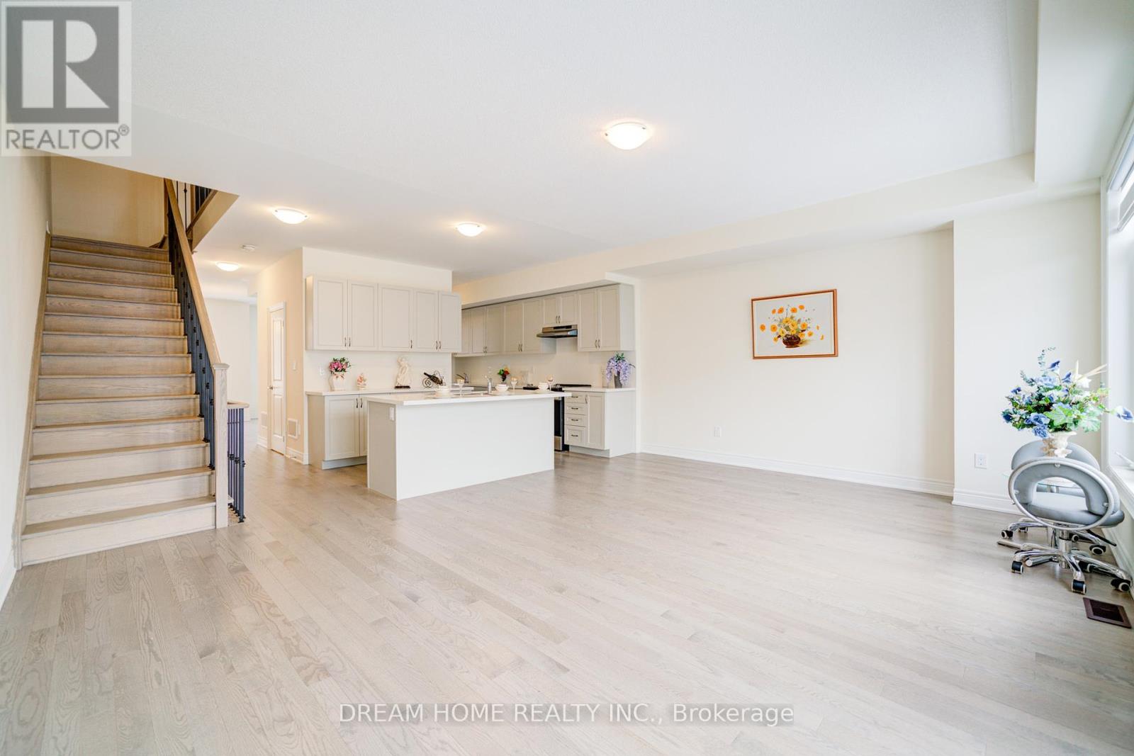 22 Thomas Hope Lane, Markham, Ontario  L3S 0E9 - Photo 6 - N12411812