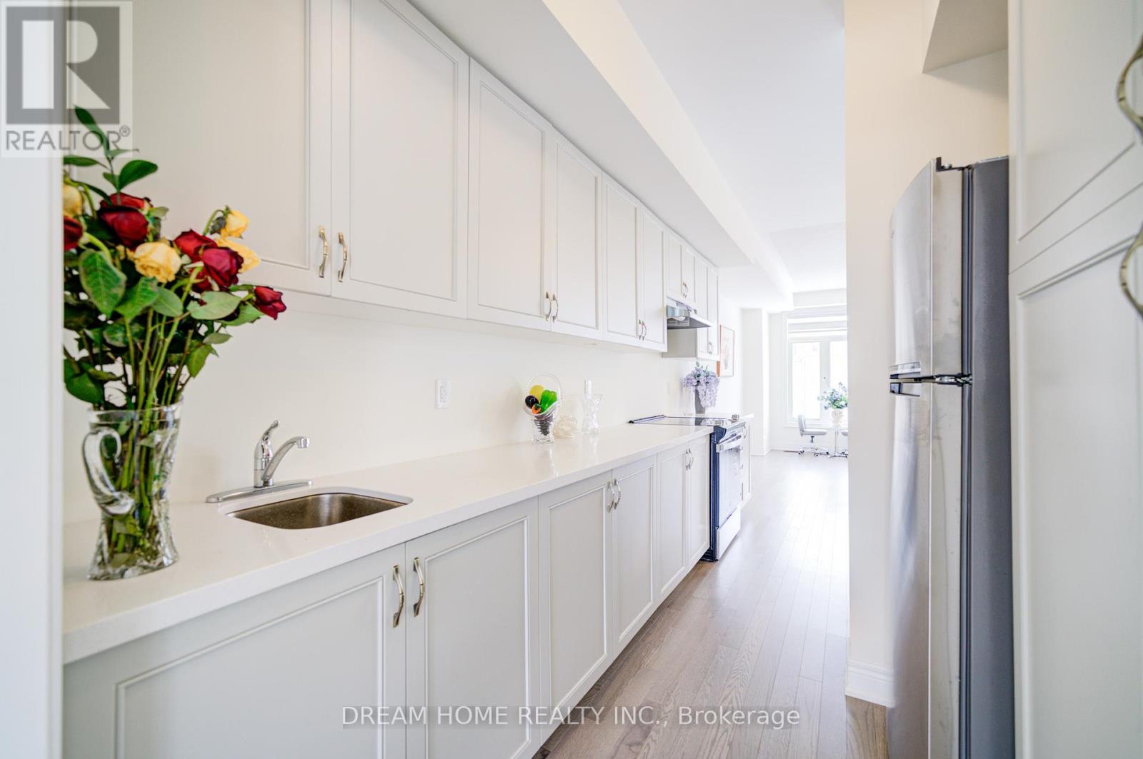 22 Thomas Hope Lane, Markham, Ontario  L3S 0E9 - Photo 7 - N12411812