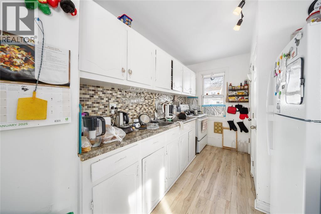 246 Russell Street, Sarnia, Ontario N7T 3L8 - Photo 6 - 25023788