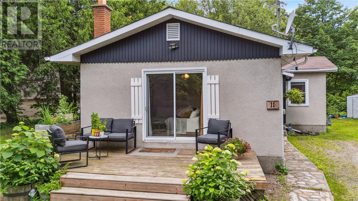 11 Michael Avenue, Lively, Ontario  P3Y 1N1 - Photo 2 - 2124790