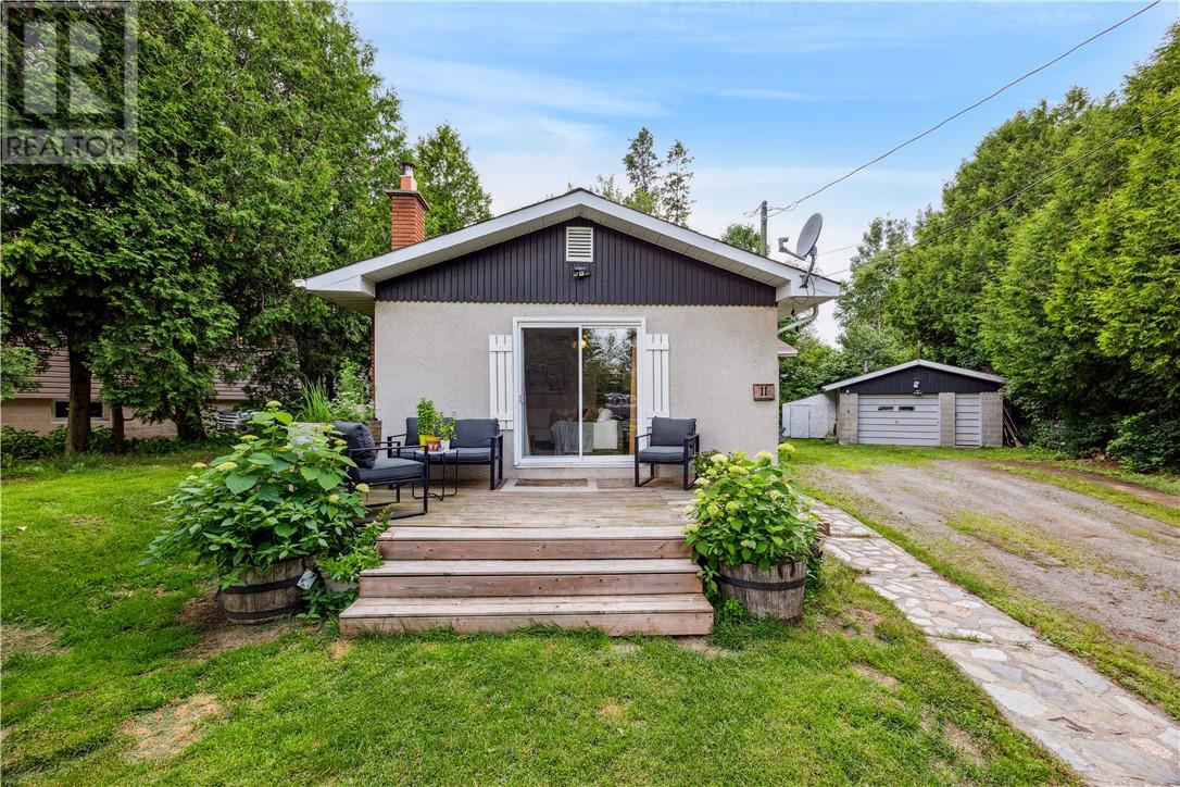 11 Michael Avenue, Lively, Ontario  P3Y 1N1 - Photo 3 - 2124790