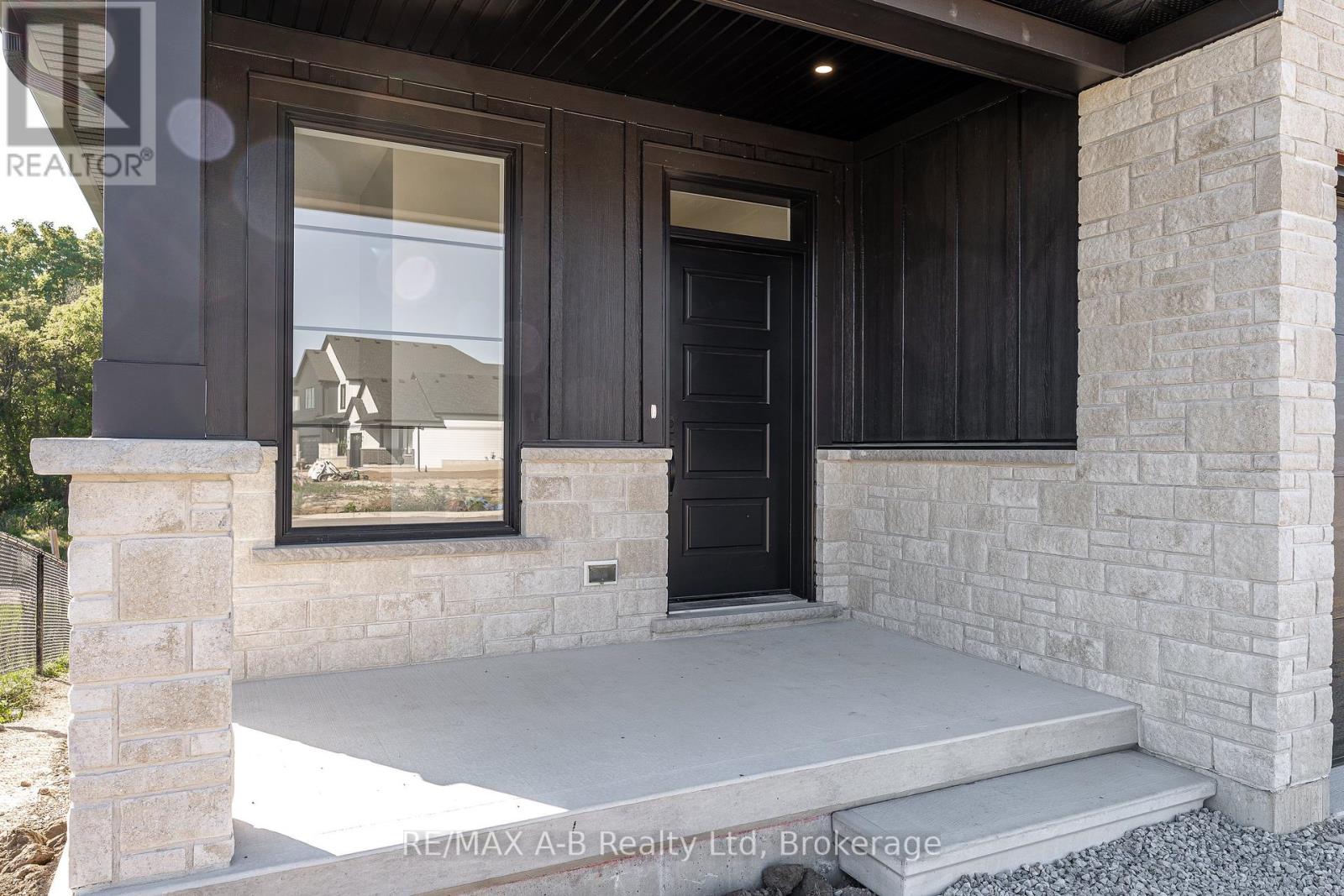 144 Hooper Street, St. Marys, Ontario  N4X 0C1 - Photo 3 - X12111999