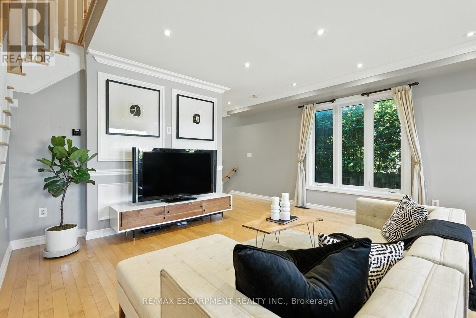 219 Delta Street, Toronto, Ontario  M8W 4E7 - Photo 10 - W12411727