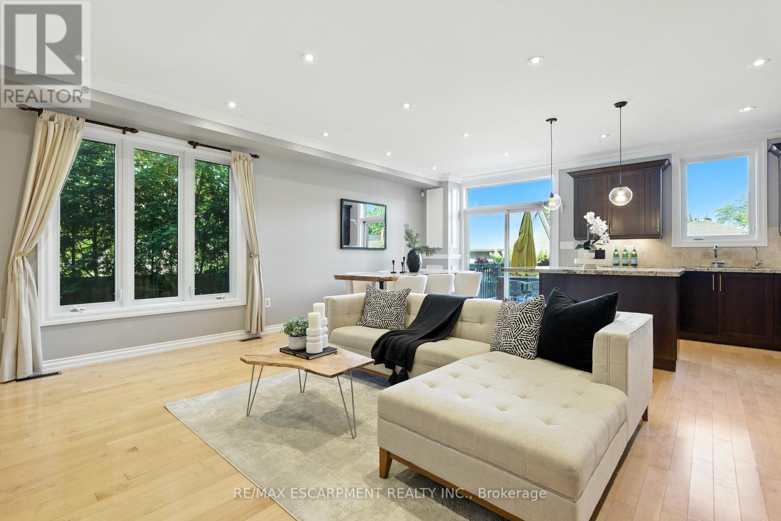 219 Delta Street, Toronto, Ontario  M8W 4E7 - Photo 11 - W12411727