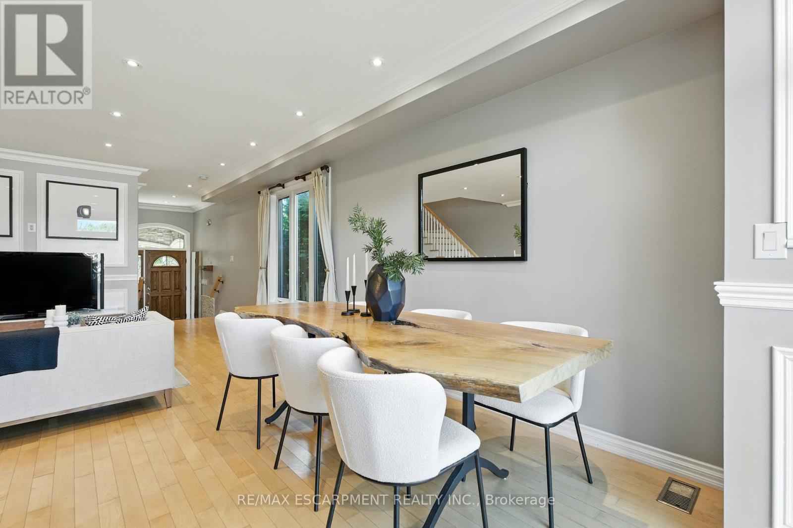219 Delta Street, Toronto, Ontario  M8W 4E7 - Photo 14 - W12411727