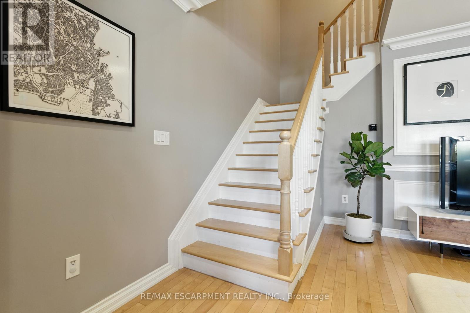 219 Delta Street, Toronto, Ontario  M8W 4E7 - Photo 18 - W12411727