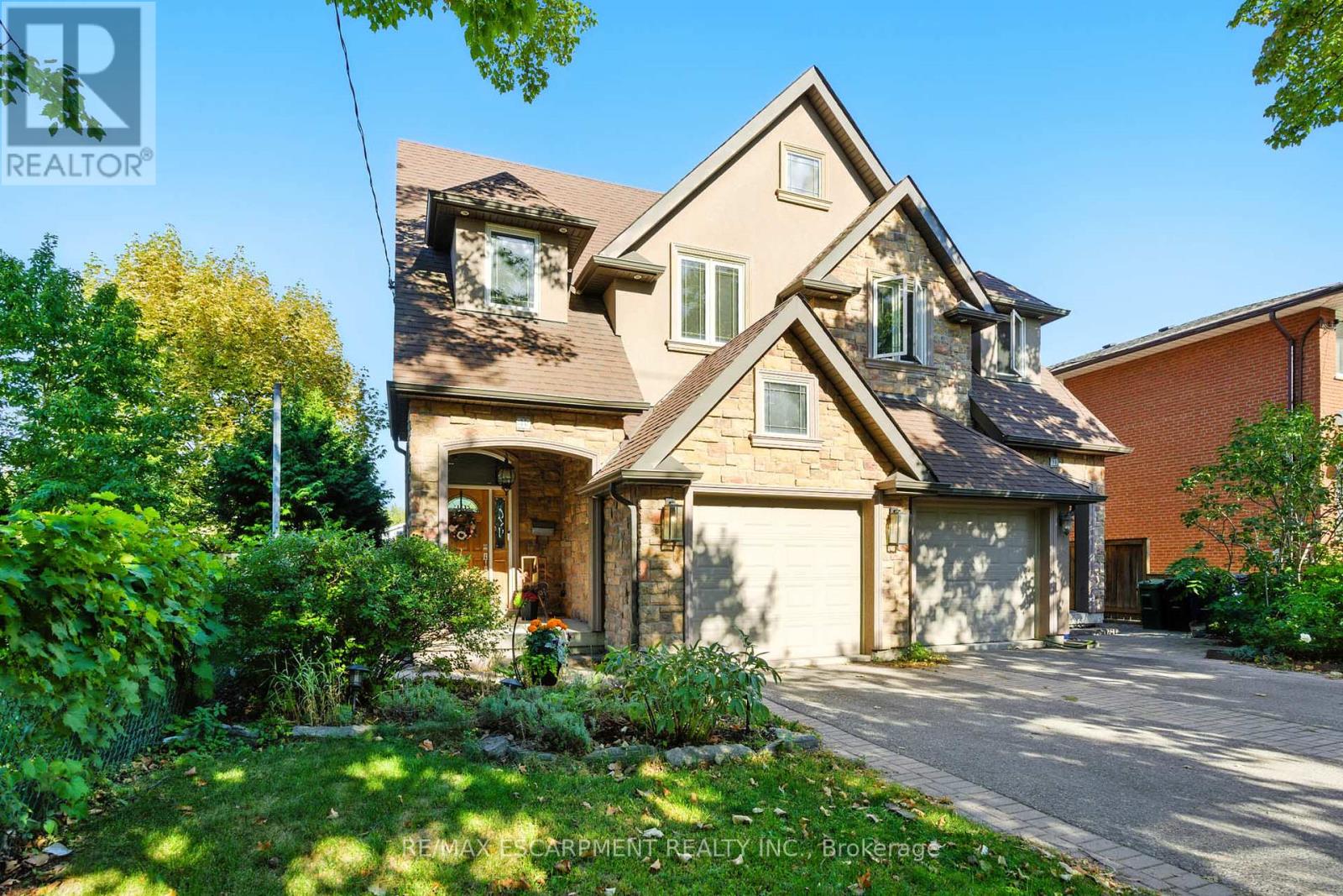 219 Delta Street, Toronto, Ontario  M8W 4E7 - Photo 2 - W12411727