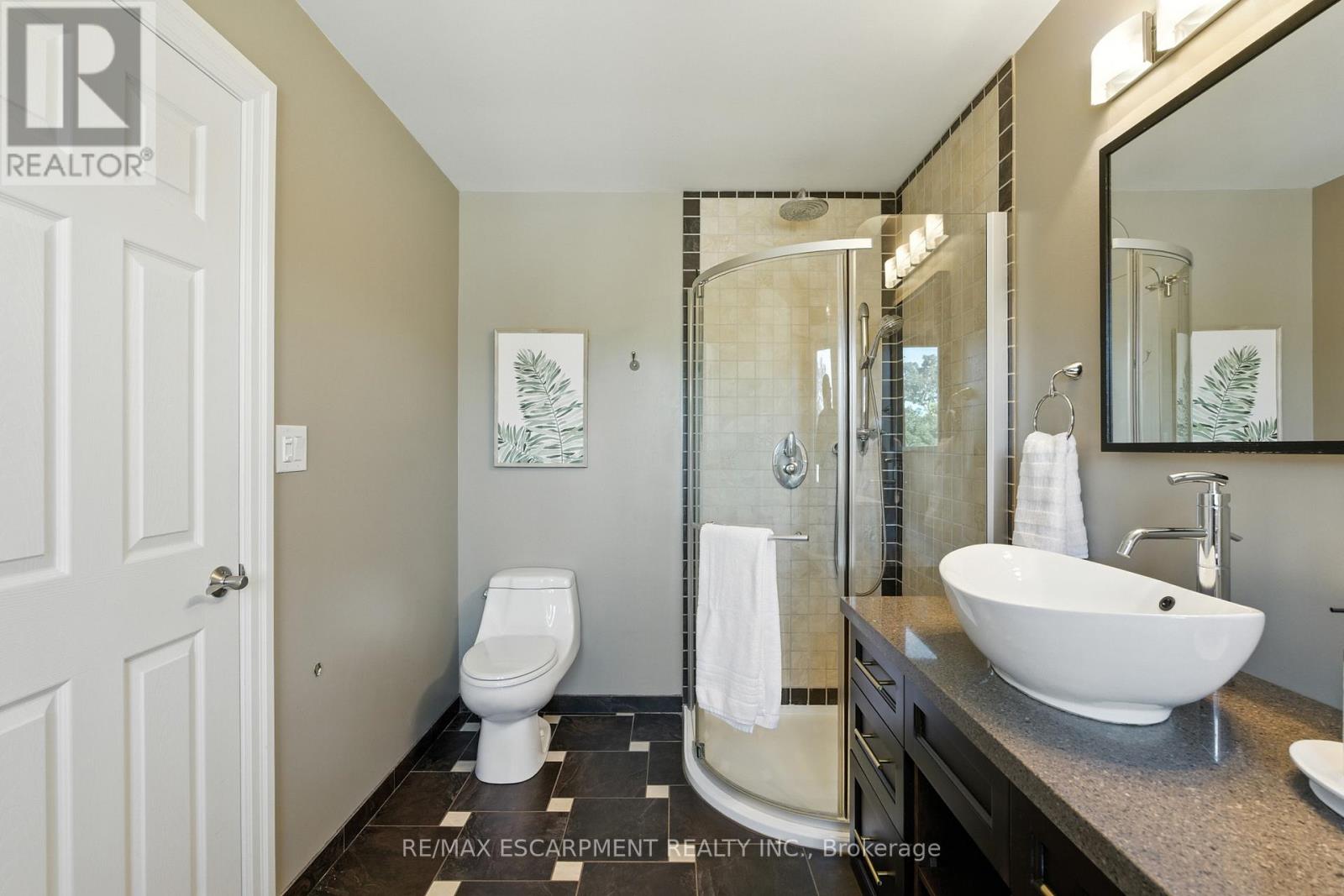 219 Delta Street, Toronto, Ontario  M8W 4E7 - Photo 26 - W12411727