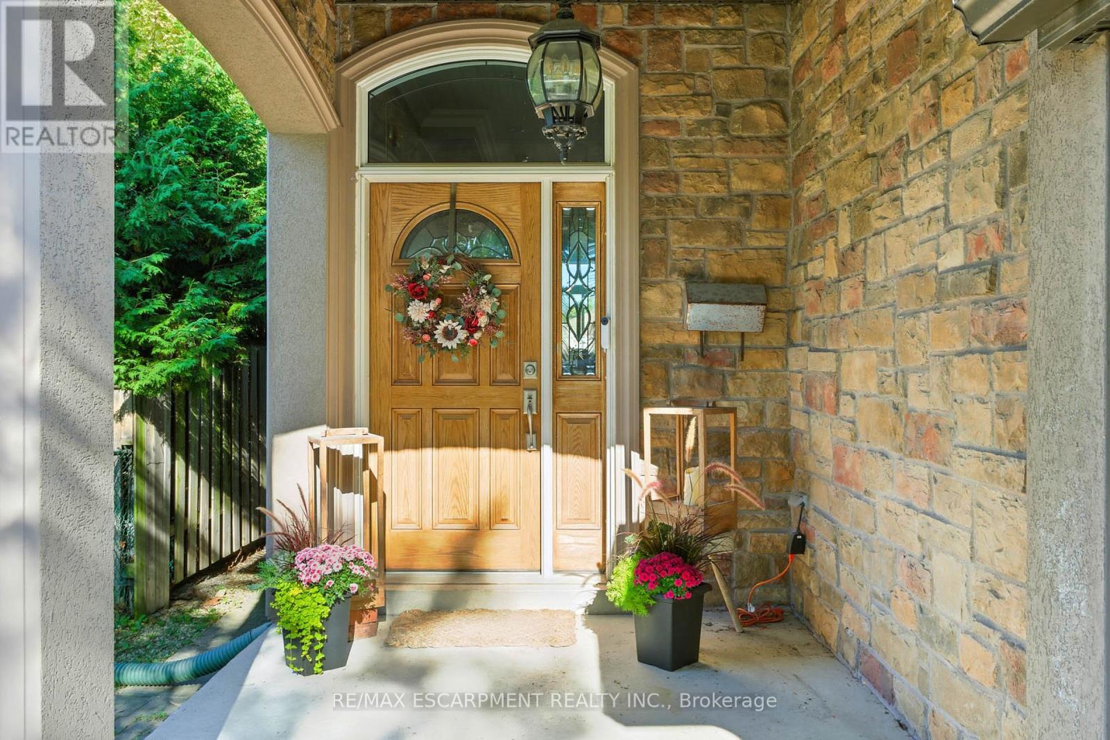 219 Delta Street, Toronto, Ontario  M8W 4E7 - Photo 3 - W12411727