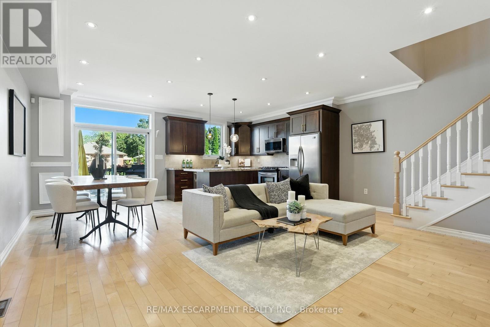 219 Delta Street, Toronto, Ontario  M8W 4E7 - Photo 7 - W12411727