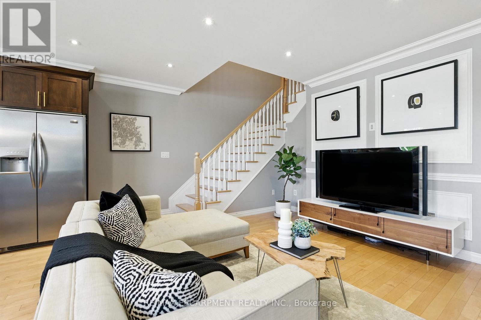219 Delta Street, Toronto, Ontario  M8W 4E7 - Photo 9 - W12411727