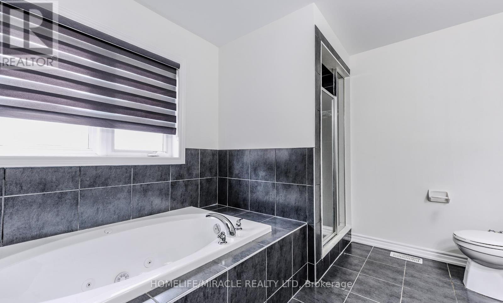 61 Bucksaw Street, Brampton, Ontario  L7A 4P8 - Photo 24 - W12411789