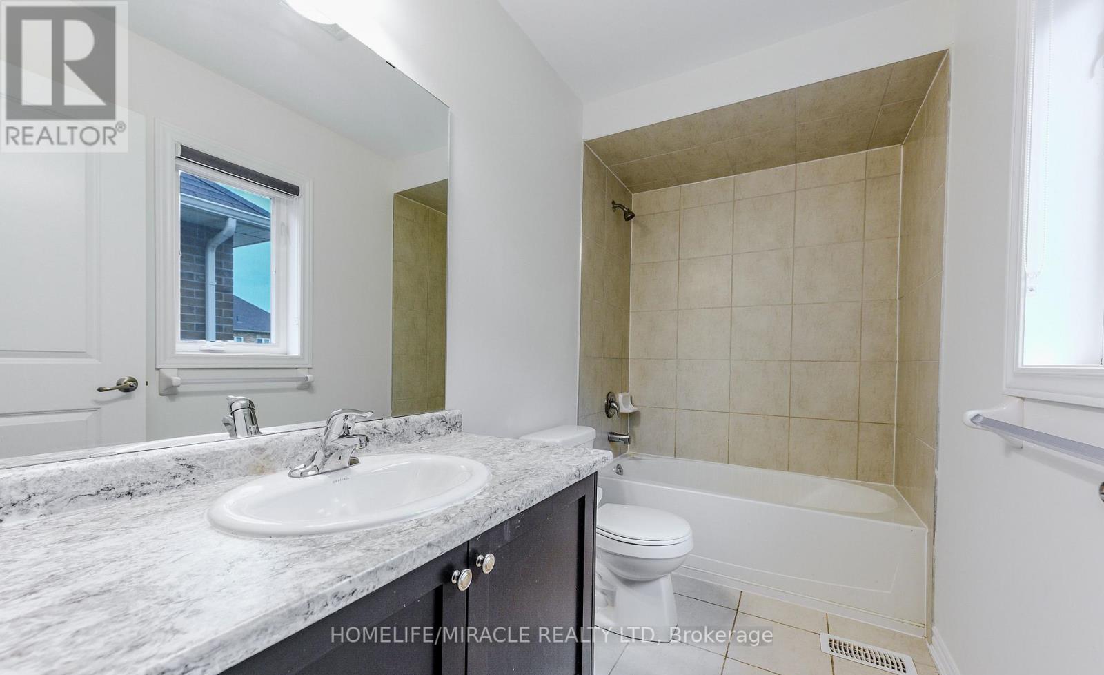 61 Bucksaw Street, Brampton, Ontario  L7A 4P8 - Photo 33 - W12411789