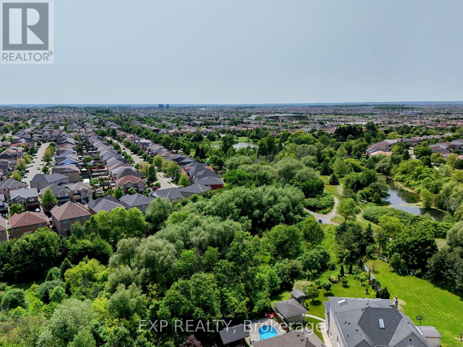 100 Dells Crescent, Brampton, Ontario  L7A 2X1 - Photo 5 - W12411809