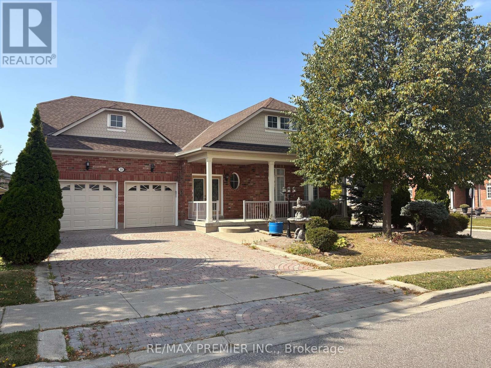 Property at 10 LEPARC ROAD image 1