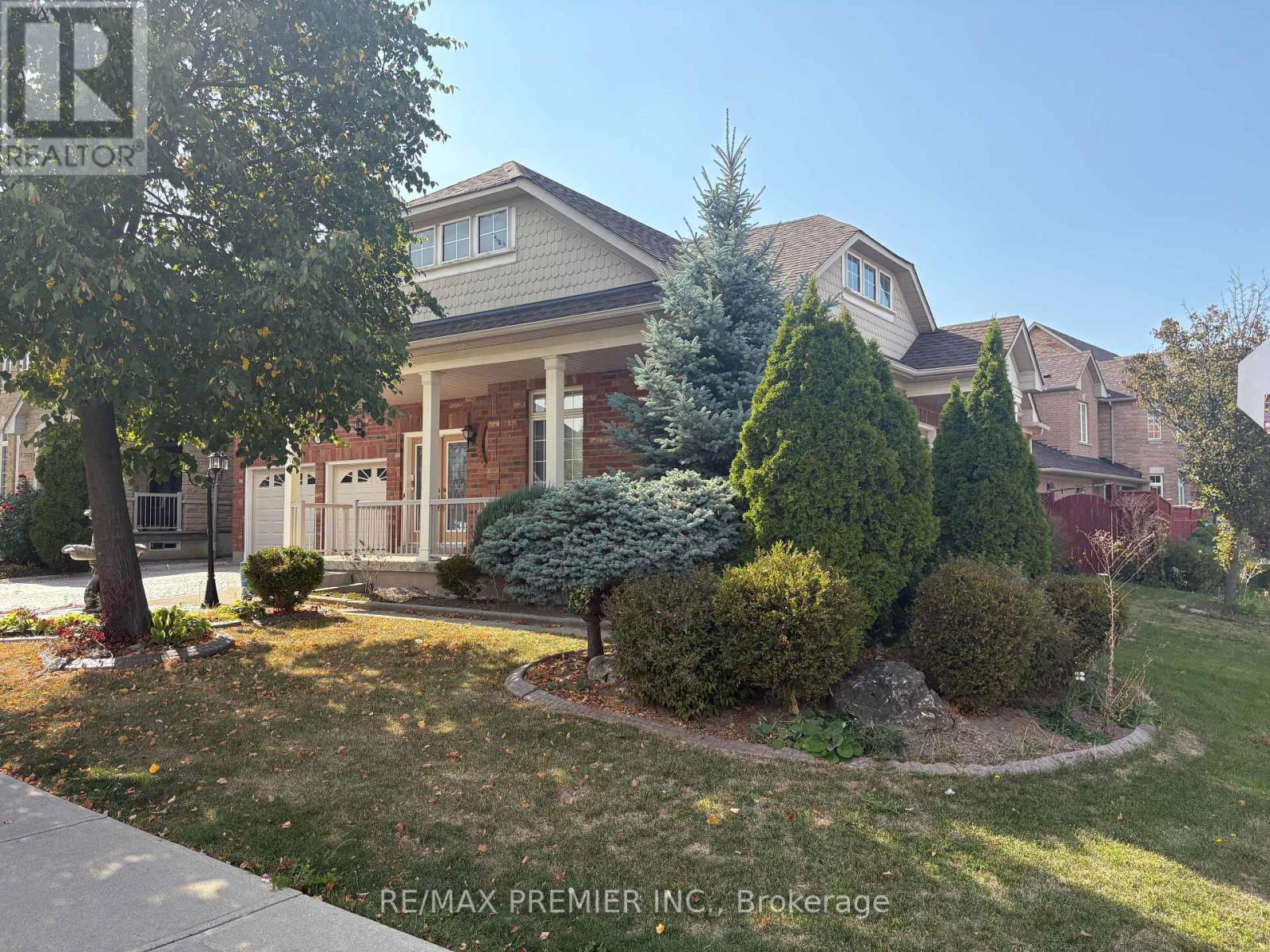Property at 10 LEPARC ROAD image 2