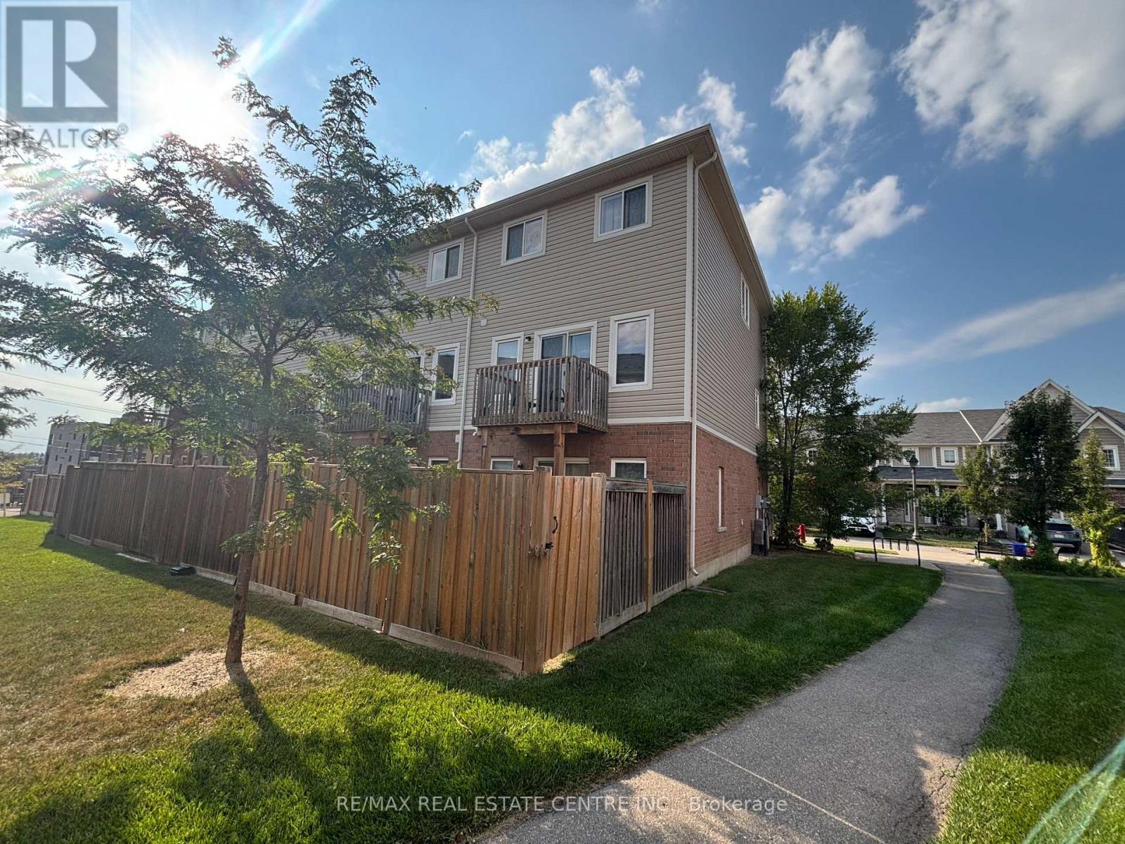 27 - 100 Chester Drive, Cambridge, Ontario  N1T 0C8 - Photo 5 - X12411721