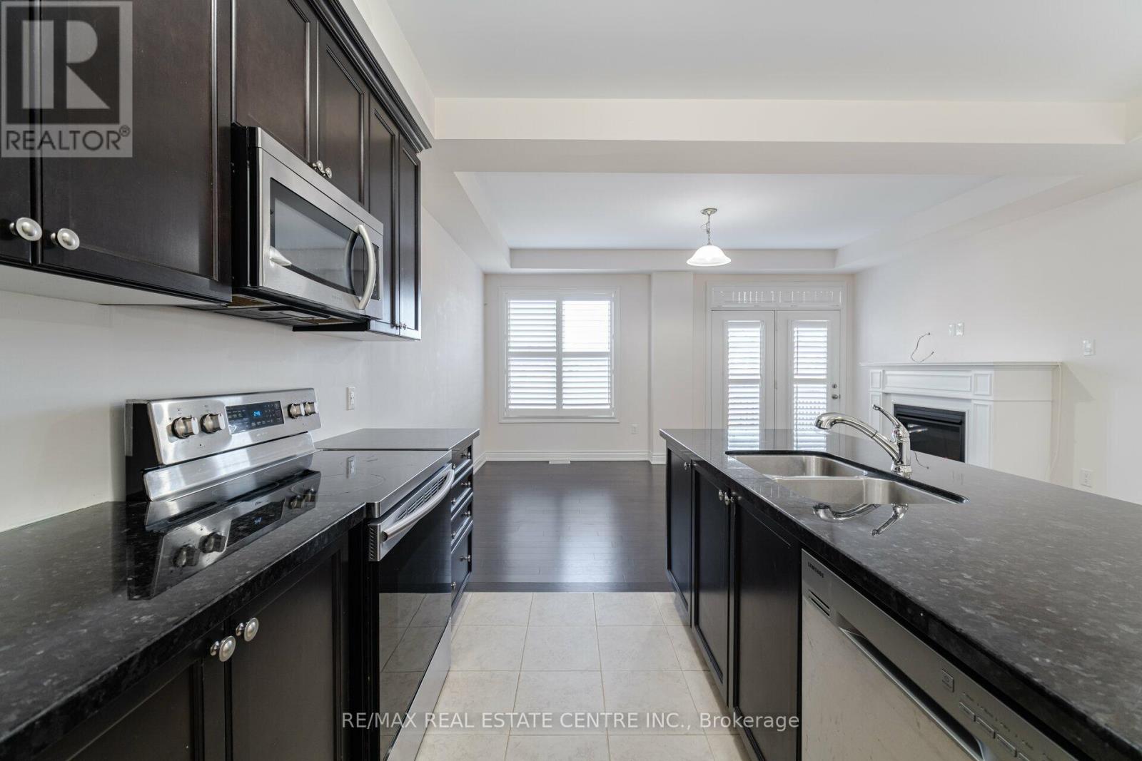 84 Heming Trail, Hamilton, Ontario  L9K 0H8 - Photo 5 - X12411763
