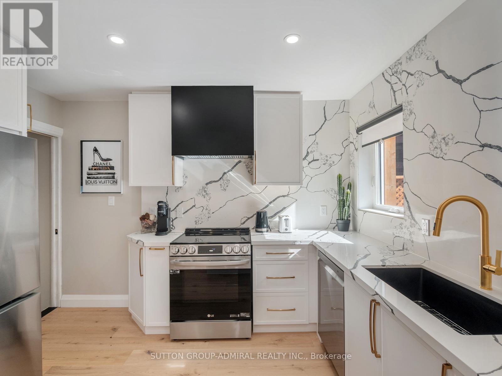 187 Rosslyn Avenue S, Hamilton (Delta), Ontario  L8M 3J4 - Photo 12 - X12411771