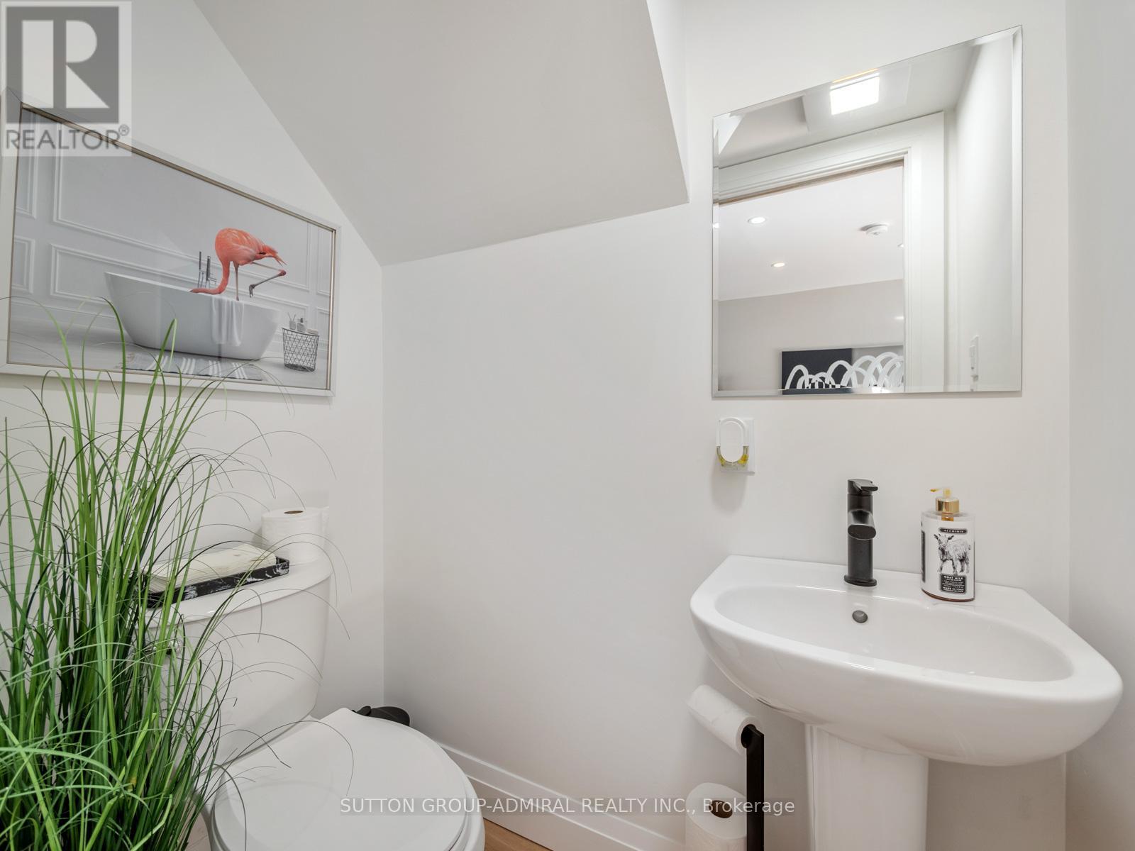 187 Rosslyn Avenue S, Hamilton (Delta), Ontario  L8M 3J4 - Photo 15 - X12411771