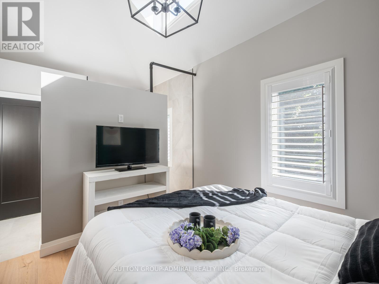 187 Rosslyn Avenue S, Hamilton (Delta), Ontario  L8M 3J4 - Photo 18 - X12411771
