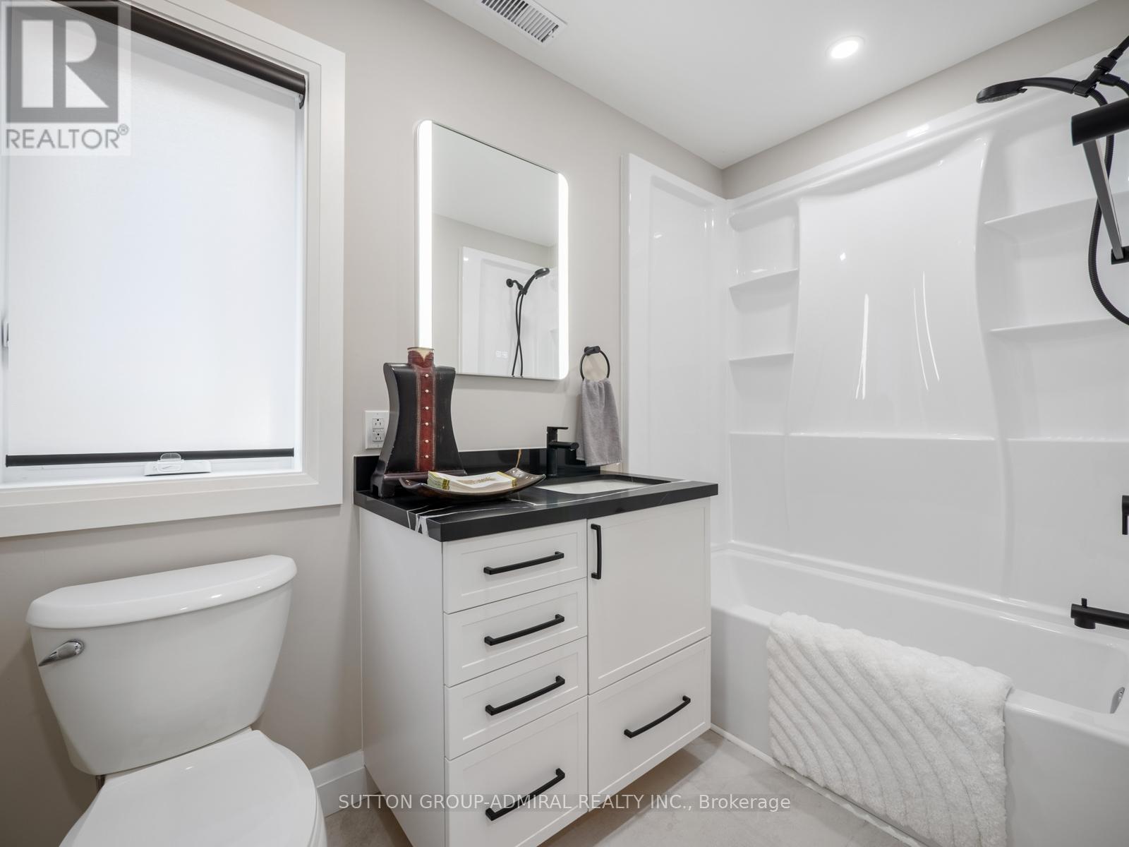 187 Rosslyn Avenue S, Hamilton (Delta), Ontario  L8M 3J4 - Photo 24 - X12411771