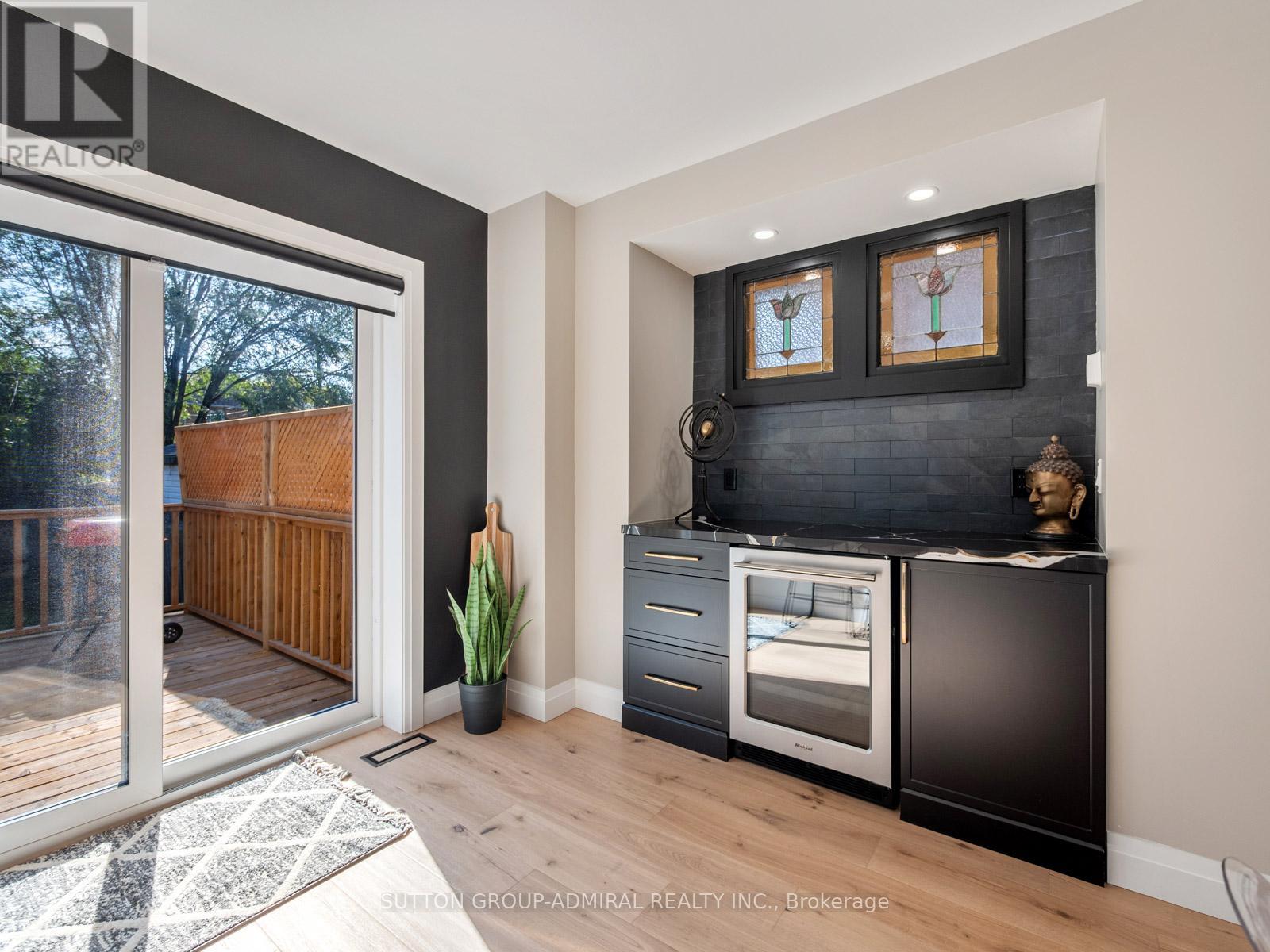 187 Rosslyn Avenue S, Hamilton (Delta), Ontario  L8M 3J4 - Photo 8 - X12411771