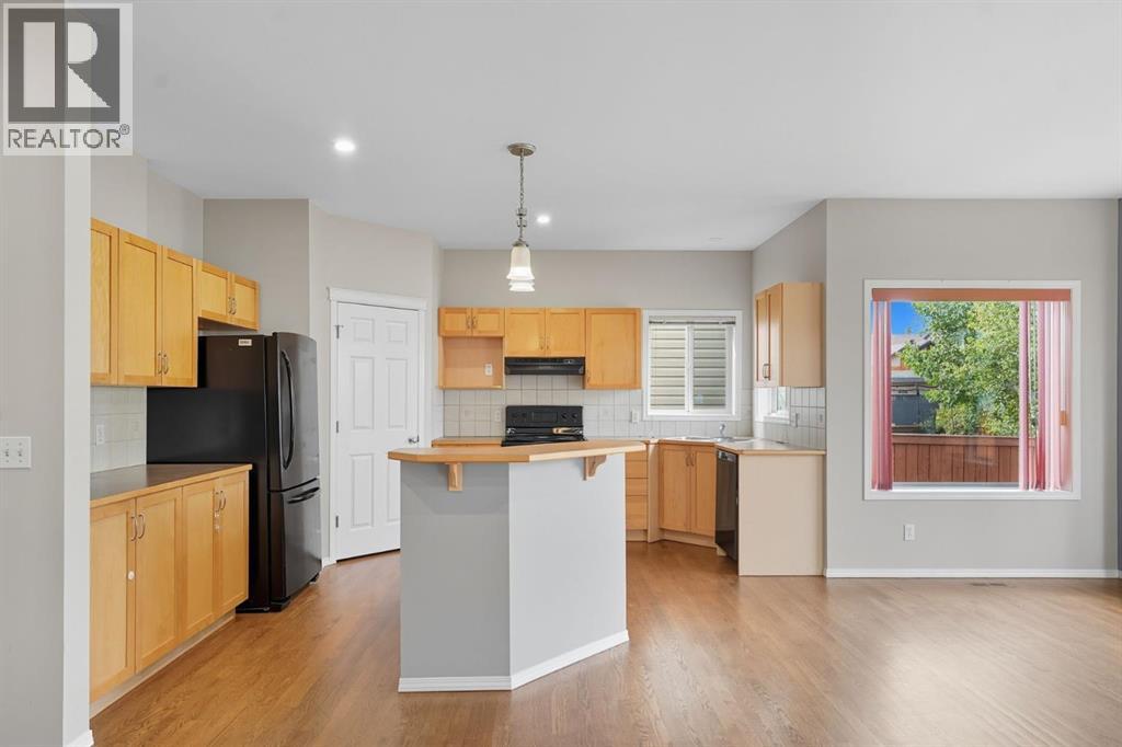 14 Rockborough Park Nw, Calgary, Alberta  T3G 5S8 - Photo 4 - A2226308