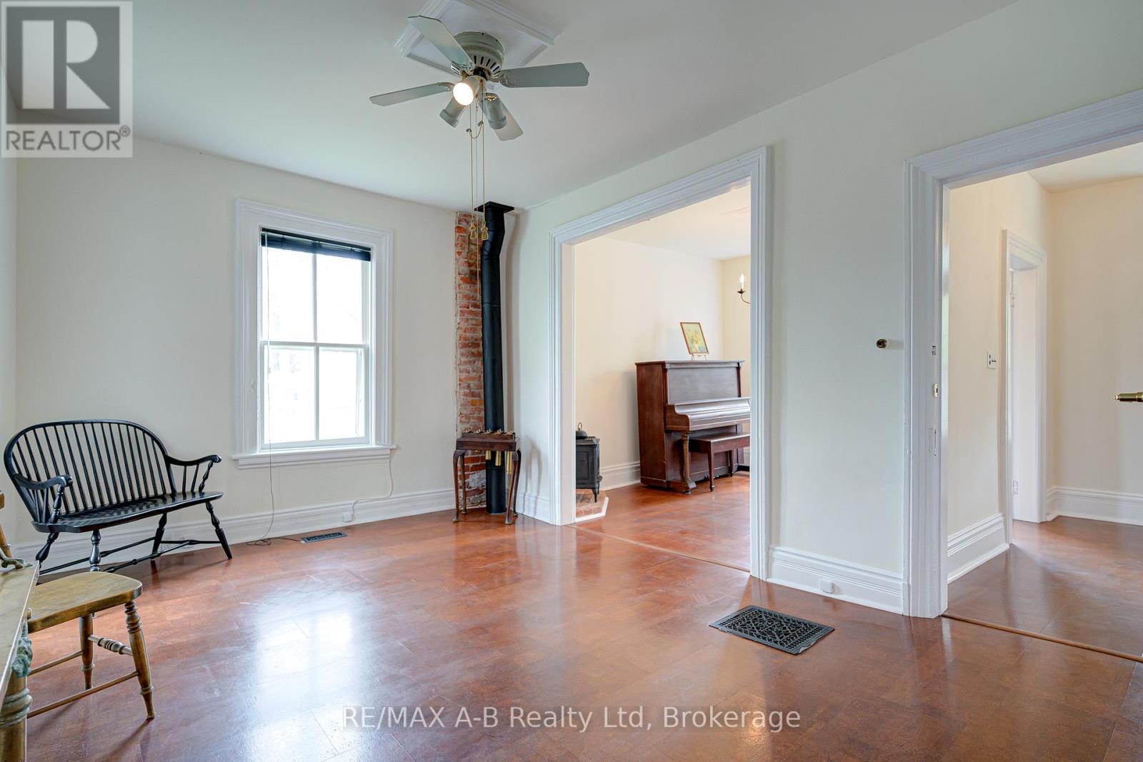 258 Douro Street, Stratford, Ontario  N5A 3S3 - Photo 20 - X12412091