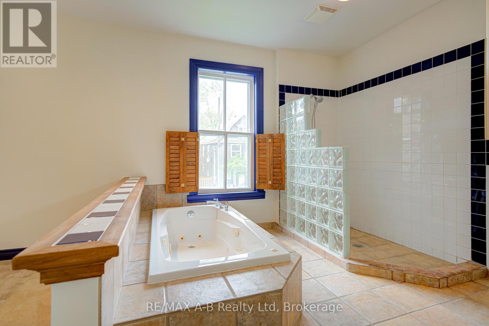 258 Douro Street, Stratford, Ontario  N5A 3S3 - Photo 46 - X12412091