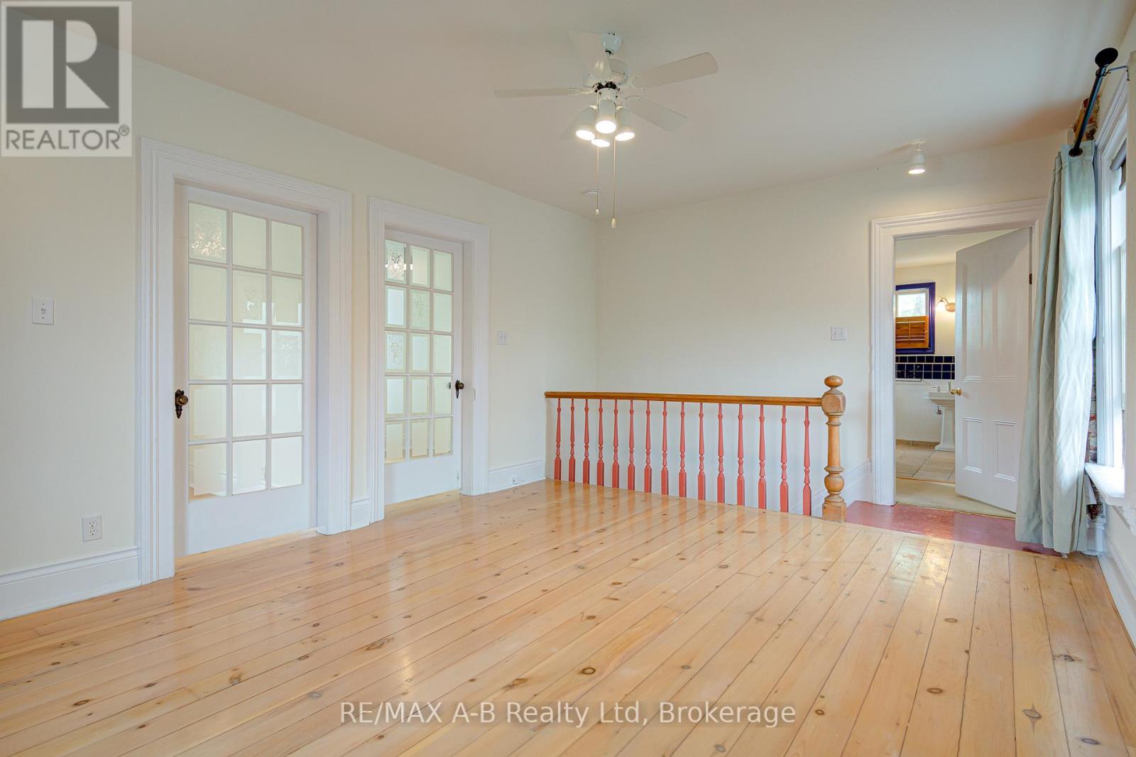 258 Douro Street, Stratford, Ontario  N5A 3S3 - Photo 7 - X12412091