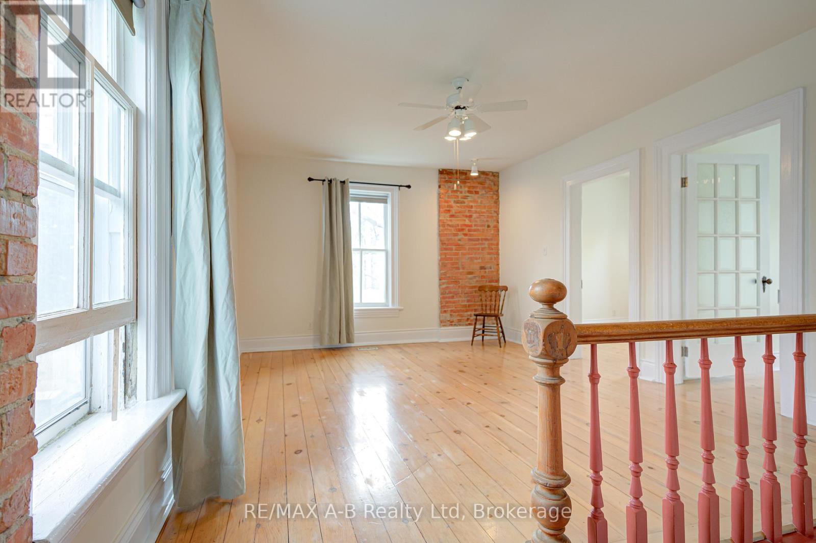 258 Douro Street, Stratford, Ontario  N5A 3S3 - Photo 8 - X12412091