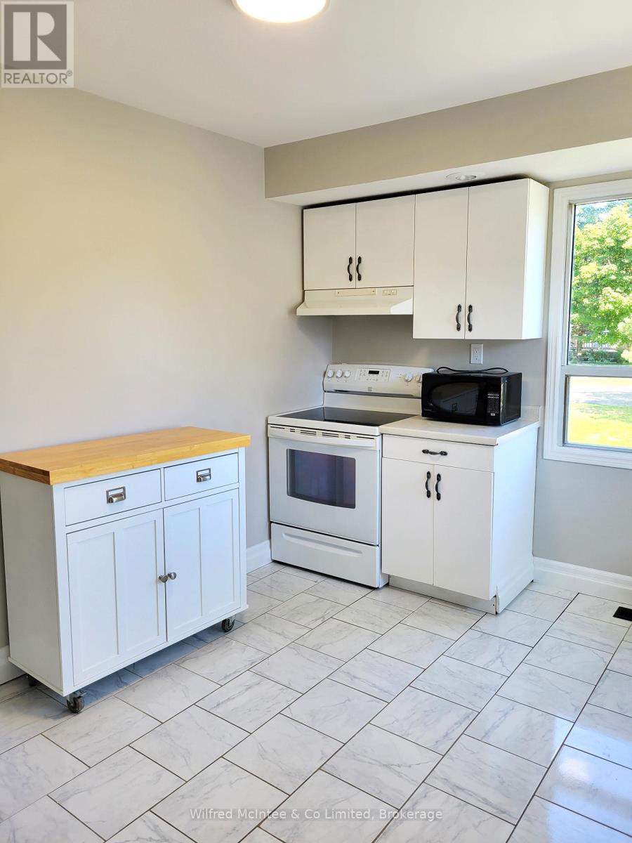 104 Meadows Drive, West Grey, Ontario  N4N 3B8 - Photo 3 - X12412124