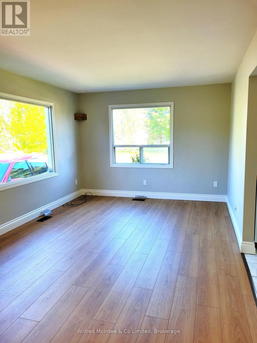 104 Meadows Drive, West Grey, Ontario  N4N 3B8 - Photo 6 - X12412124