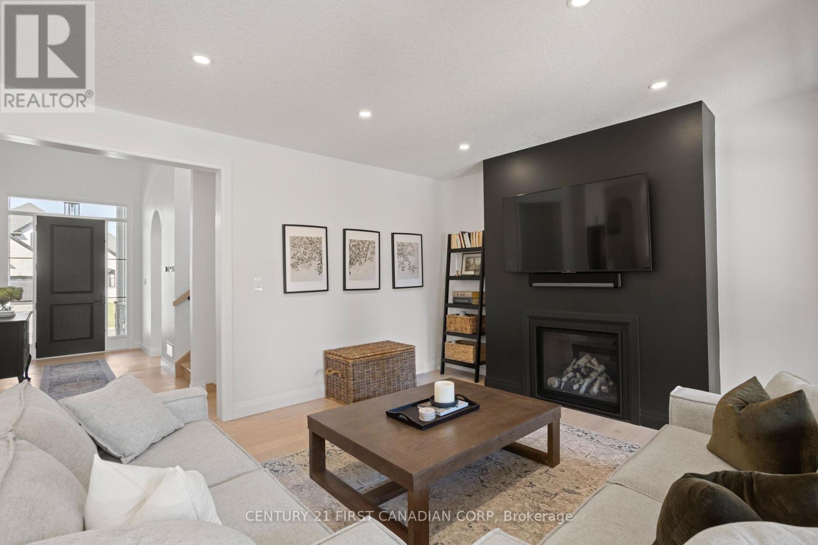 994 Riverbend Road, London South, Ontario  N6K 0J3 - Photo 11 - X12412120