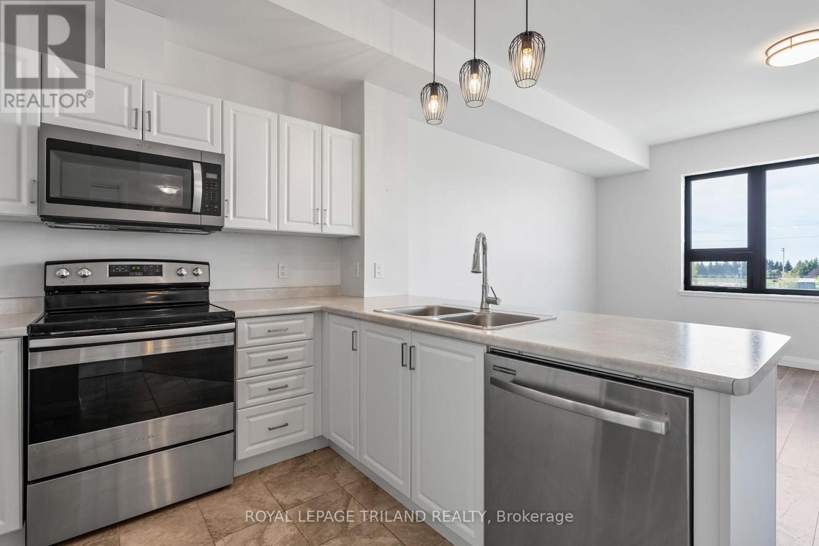 305 - 263 Butler Street, Lucan Biddulph, Ontario  N0M 2J0 - Photo 10 - X12412166