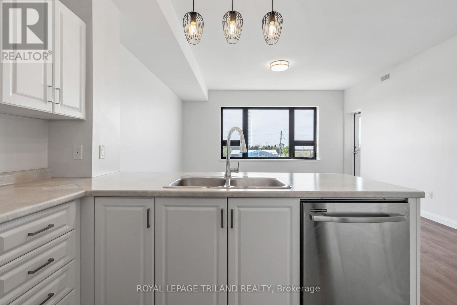 305 - 263 Butler Street, Lucan Biddulph, Ontario  N0M 2J0 - Photo 12 - X12412166