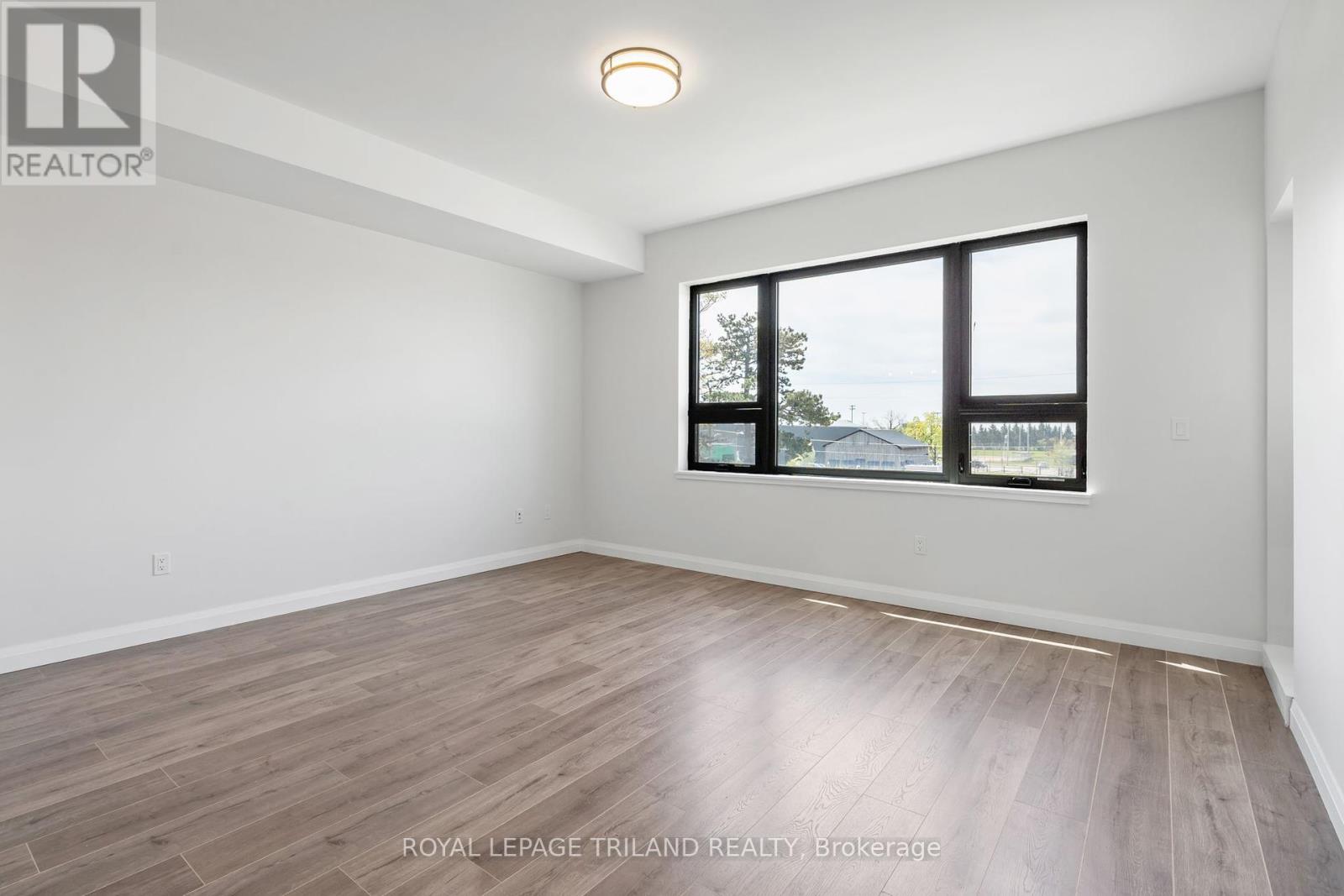 305 - 263 Butler Street, Lucan Biddulph, Ontario  N0M 2J0 - Photo 13 - X12412166