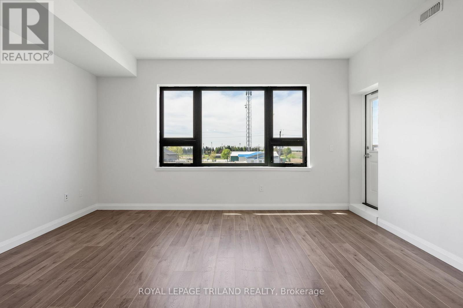 305 - 263 Butler Street, Lucan Biddulph, Ontario  N0M 2J0 - Photo 16 - X12412166